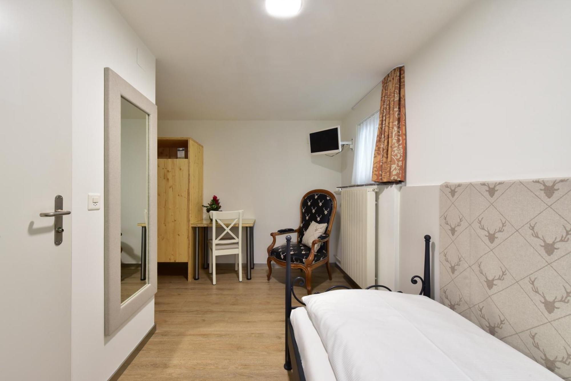Hotel Hirschen Zurich Exterior photo