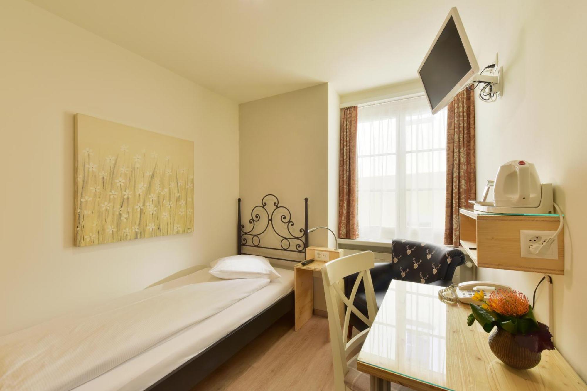 Hotel Hirschen Zurich Exterior photo