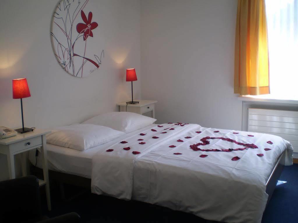 Hotel Hirschen Zurich Exterior photo